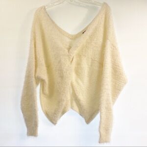 𝅺DEREK Heart Crop Fuzzy Sweater Large